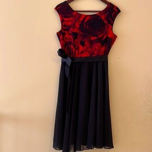3D Rose printed dress size 8